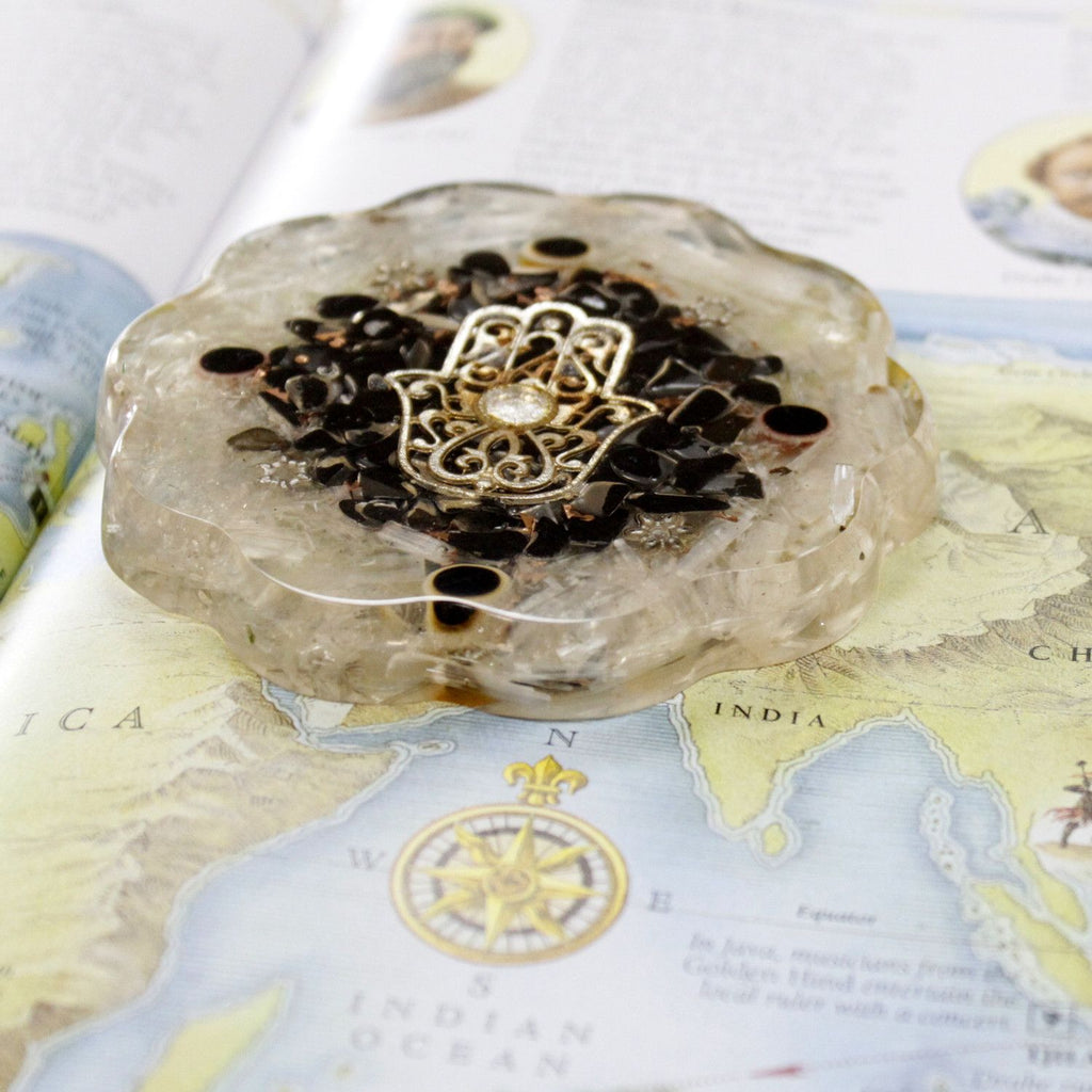 Orgonite da Scrivania Hamsa con Selenite - Medio