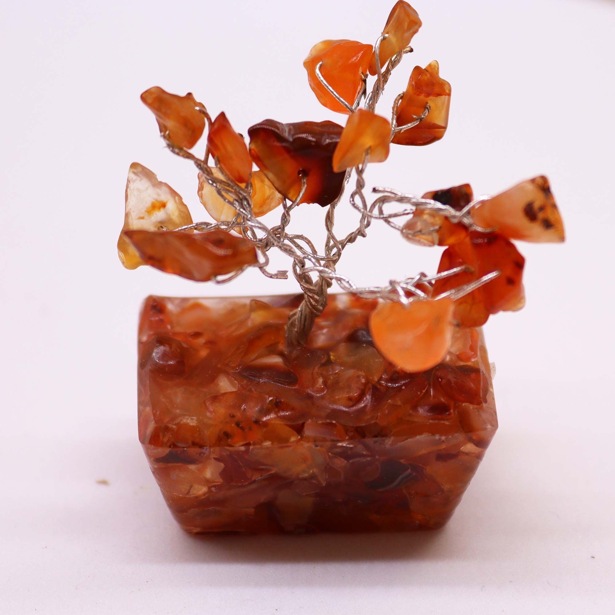Alberello di Gemme in Orgonite con Corniola (15 pietre)