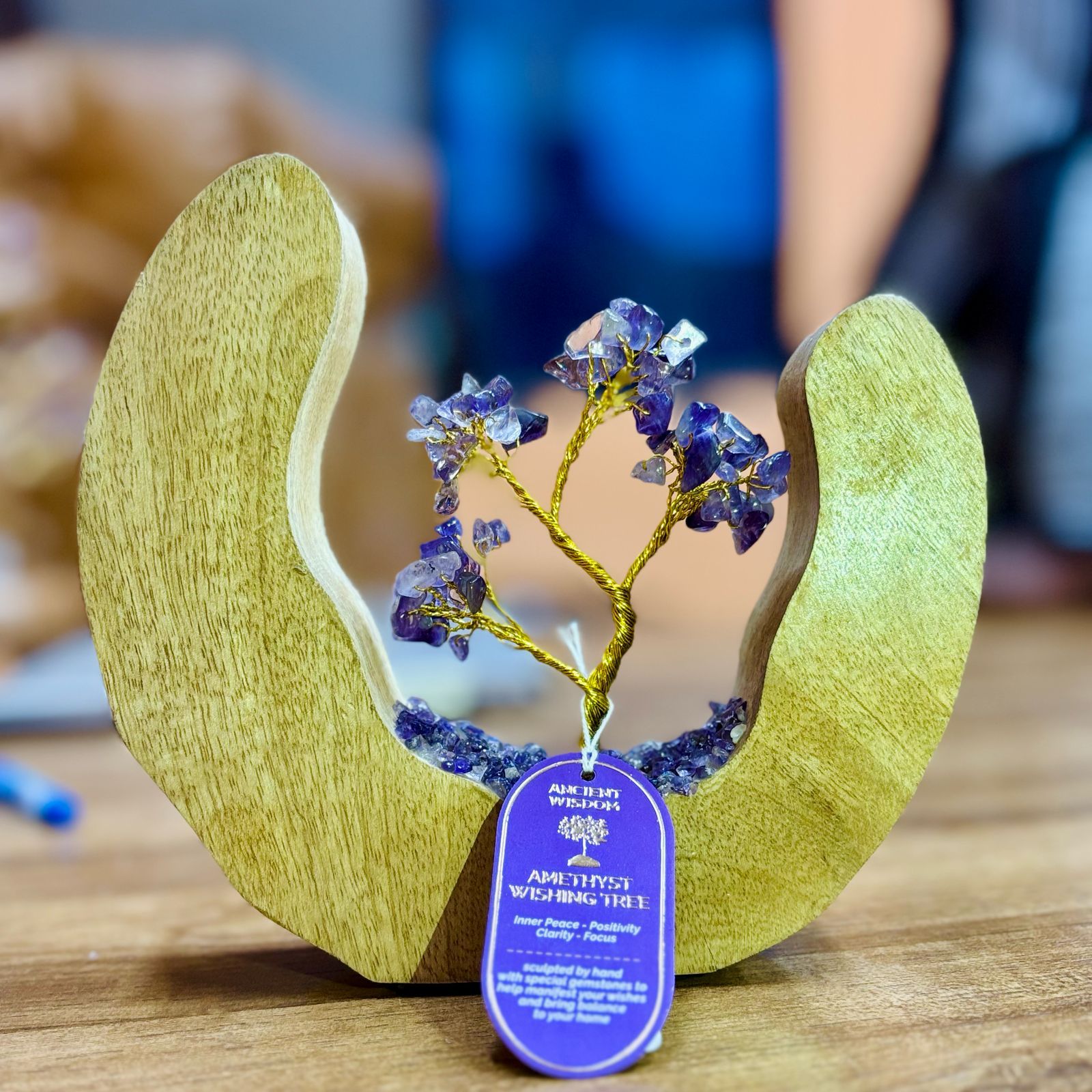 Albero di Gemme in Legno di Mango con Ametista 60 Pietre