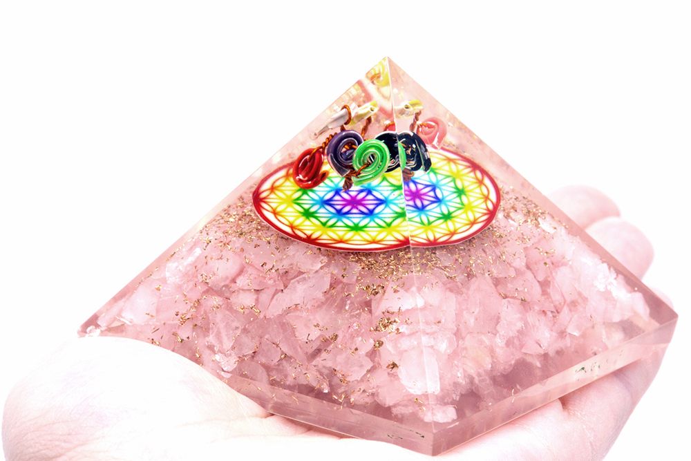 Piramide Orgonite Quarzo Rosa Fiore Vita 70 mm