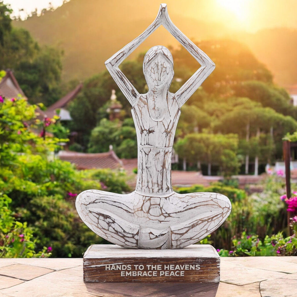 Statua Yoga Legno Bianca - Posizione Mani in Alto