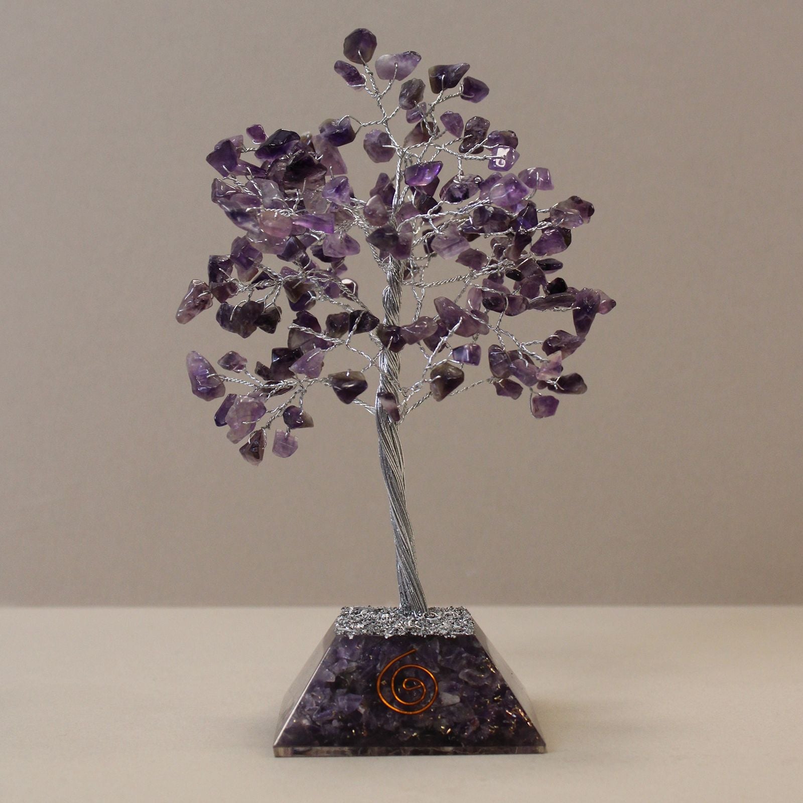Albero di Pietre di Ametista con Base di Orgonite 160 Pietre