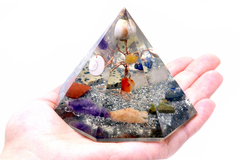 Piramide Orgonite 7 Lati - Albero delle Gemme 90mm