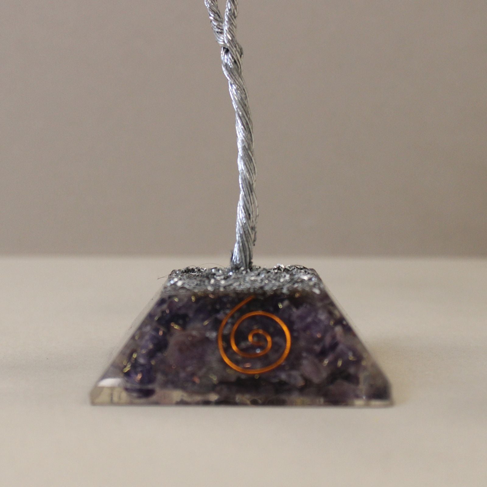 Albero di Pietre con Base Orgonite - Ametista 80 Pietre