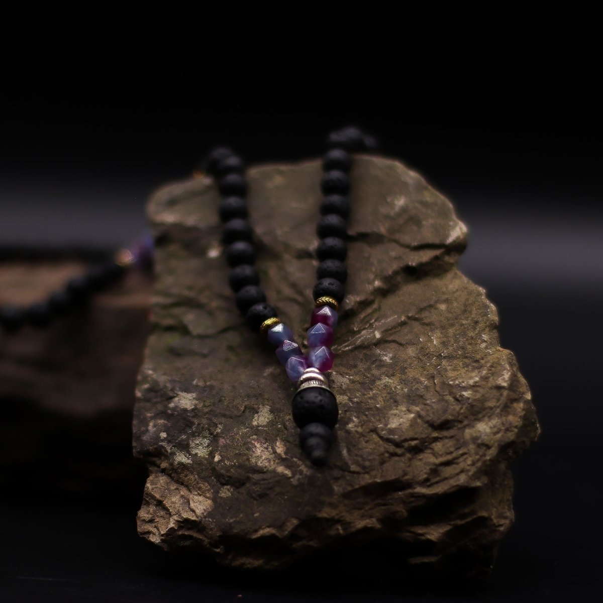 Collana Essenza del Vulcano - Abbraccio Oscuro - Aureth