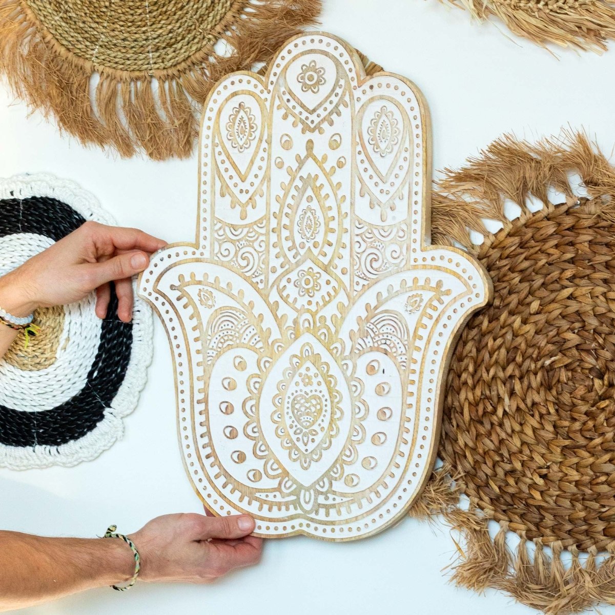 Targa da Parete Hamsa in Legno di Mango - Bianco - Aureth